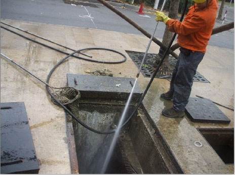 市中池底污泥如何清理