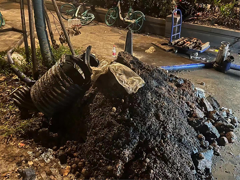 市中本地下水道疏通师傅，不通不收费【距您500米】